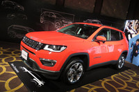 最上級グレードの「リミテッド」は、ラインナップ中唯一の4WDモデルとなる。