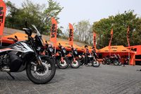 スポーツバイクのメーカーとしてはヨーロッパ最大の規模を誇るKTM。アドベンチャーモデルの種類も豊富で、全8モデルをラインナップしている。