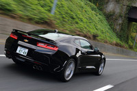 カラーバリエーションはクーペ、コンバーチブル共通で、テスト車に採用されていたブラックを含む、全5色が用意されている。