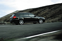 パリで出た「スバル・レガシィ」3リッター+6段マニュアル車、発売