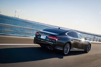 新型「レクサスLS」は、レーダークルーズコントロールやレーントレーシングアシストなどからなる最新の予防安全パッケージ「Lexus Safety System＋A」を採用している。