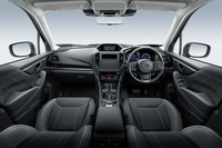 「フォレスターXエディション」のインテリア。ステアリングヒーターや専用インパネ加飾パネル、前席＆後席ベンチレーショングリル加飾などが採用される。