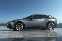 ボディーサイズは全長×全幅×全高＝4973×2028×1589mm。ホイールベースは3018mmとなっている。