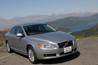 【スペック】S80 2.5T SE：全長×全幅×全高＝4850×1890×1495mm／ホイールベース＝2835mm／車重＝1680kg／駆動方式＝FF／2.5リッター直5DOHC20バルブ ターボ（200ps/4800rpm、30.6kgm/1500-4500rpm）／価格＝579.0万円（テスト車は市販車と一部仕様が異なります）