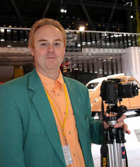 フランスのシトロエン専門誌「シトロスコピー」のギヨ氏。主に父親と編集・制作している。