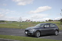 ボディーサイズは、旧型に比べて全長が95mm、全幅が15mm、全高が40mmそれぞれ拡大された。
