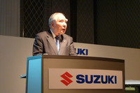 「現在の経済情勢にあったクルマ作りを、これからも続けていく」と語る、スズキの鈴木修会長兼社長。
