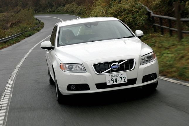 【スペック】全長×全幅×全高＝4825×1890×1545mm／ホイールベース＝2815mm／車重＝1660kg／駆動方式＝FF／1.6リッター直4 DOHC16バルブターボ（180ps/5700rpm、24.5kgm/1600-5000rpm）／価格＝449万円（テスト車＝504万円）