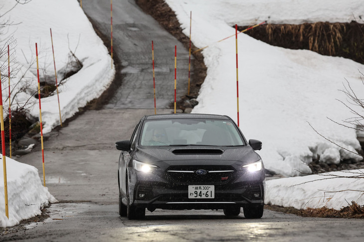 今回の試走ではドライはもちろんのこと、ウエットやシャーベット、圧雪路など、さまざまなコンディションの路面を走行。そのトータル距離は500km以上となった。