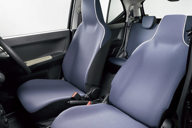 「マツダ・キャロルGS」のシート。表皮のカラーを変更している。