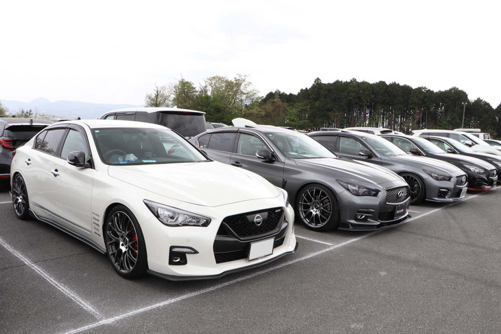 2024 RAYS FAN MEETING 参加車両（日産スカイライン）