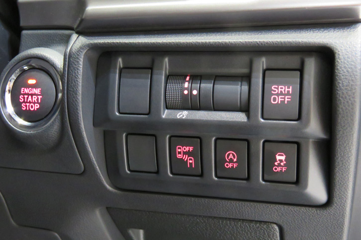 スバル・インプレッサ スポーツ（ダッシュボードのスイッチ類）