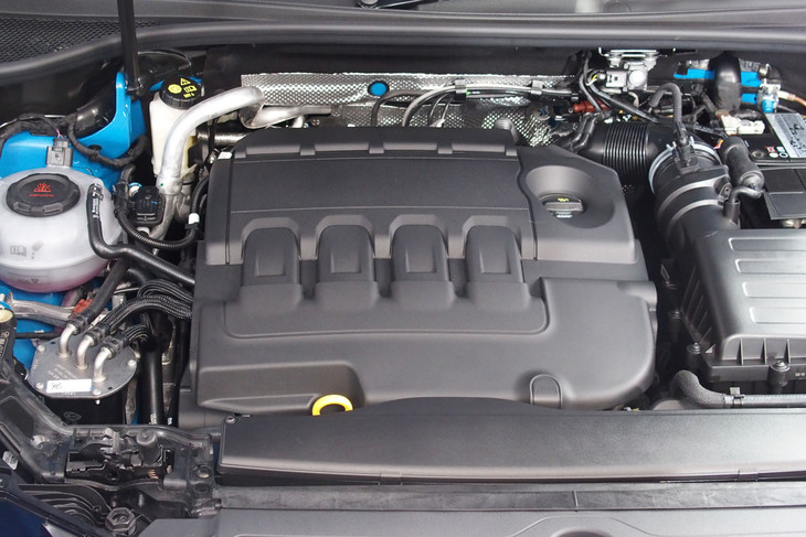 アウディQ3スポーツバック（エンジン）