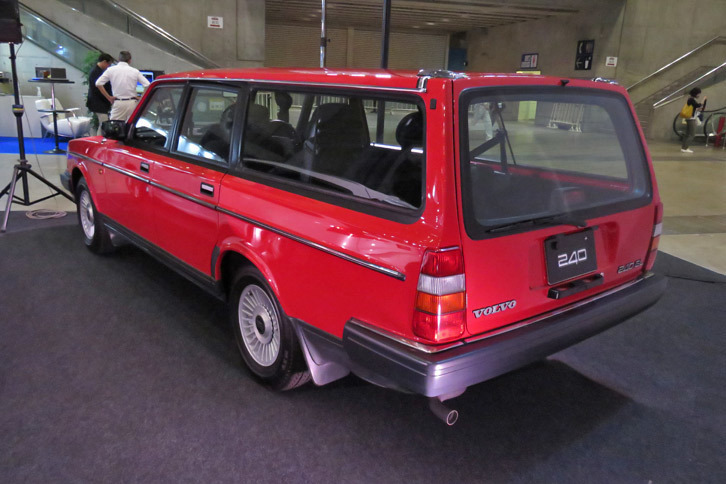 ボルボ240GLワゴン