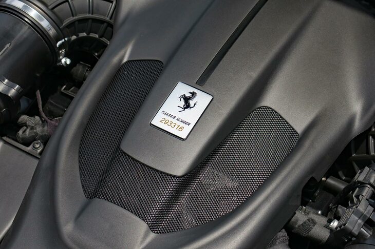 フェラーリ・ローマ スパイダー（3.9リッターV8ツインターボエンジン）