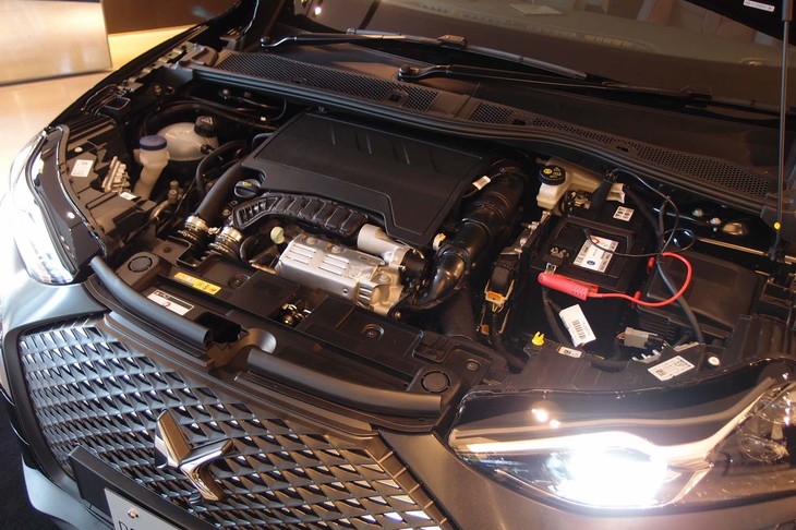 DS 3クロスバック（エンジン）