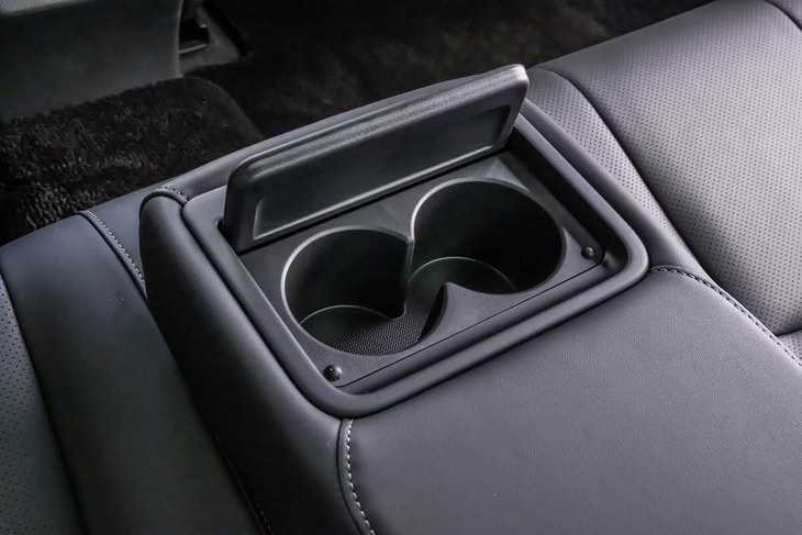 ホンダ・アコード（リアアームレストのドリンクホルダー）