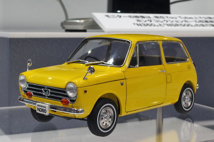 ハセガワの1/24「ホンダN360（NI）」。好評発売中の通称NIIことマイナーチェンジ後のモデルに、新パーツを加えてNIことデビュー当初のモデルにアレンジ。スタンダード仕様とデラックス仕様の「Mタイプ」、スポーティー仕様の「Sタイプ」の作り分けが可能。2016年11月発売予定で価格は3240円。