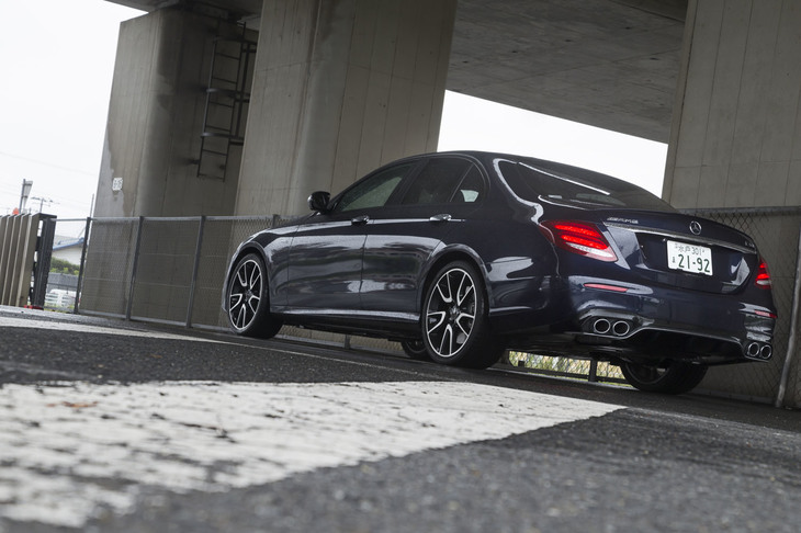 メルセデスの「AMG 53」は、「Eクラスセダン／ステーションワゴン／クーペ／カブリオレ」および「CLS」に設定された新シリーズ。2018年9月に注文受け付けがスタートした。