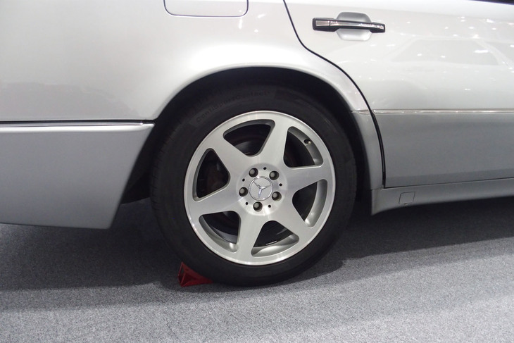 メルセデス・ベンツ500E（1993年）／ヤナセクラシックカーセンター