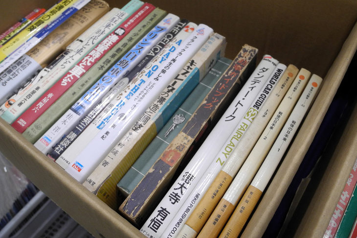 自動車趣味の店ロンバルディのブース。