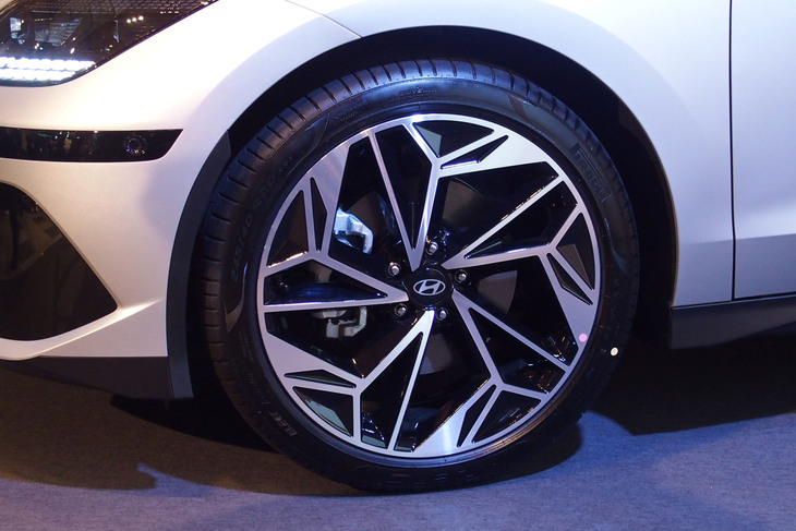 ヒョンデ・アイオニック6（フロントホイール）