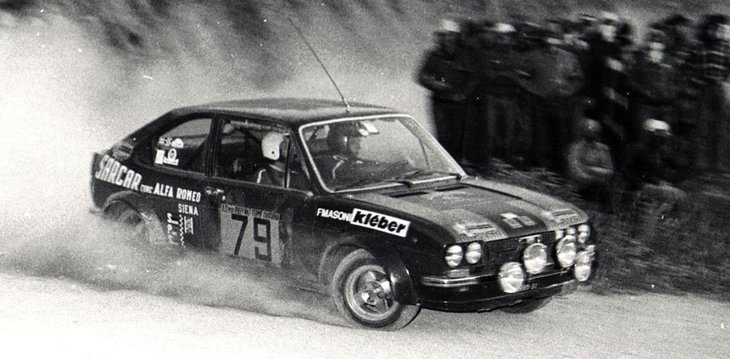 「アルファスッド」でラリーを快走するシーン。