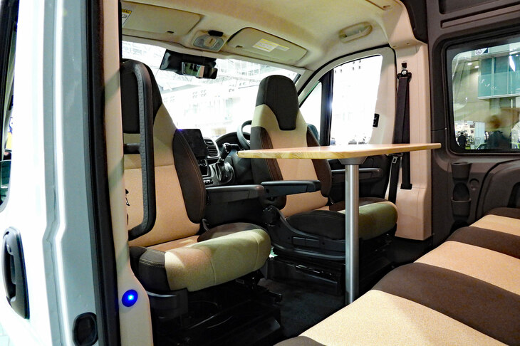 フィアット・デュカト クルーキャブテラス（2024年）／ホワイトハウス