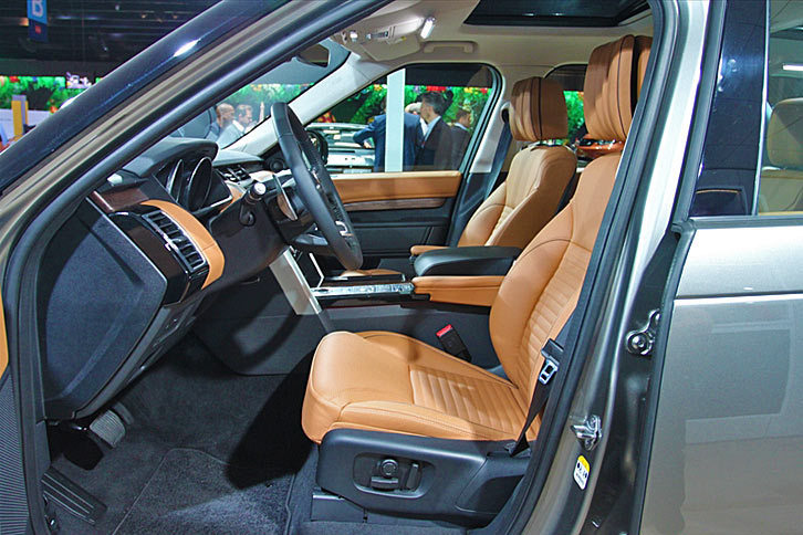 ランドローバー・ディスカバリー（フロントシート）