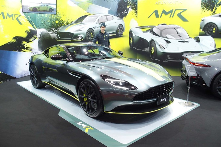 アストンマーティンDB11 AMR