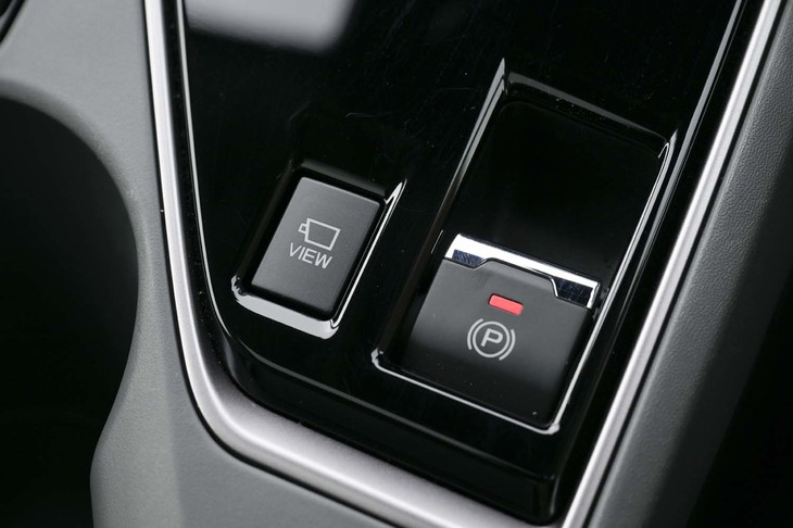 スバル・クロストレック（パーキングブレーキスイッチ）