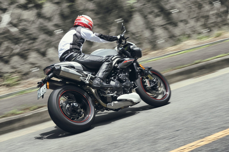 「スピードトリプルRS」では、走行環境に適した5種類のライディングモード（ロード／レイン／スポーツ／トラック／ライダー）が選択できる。