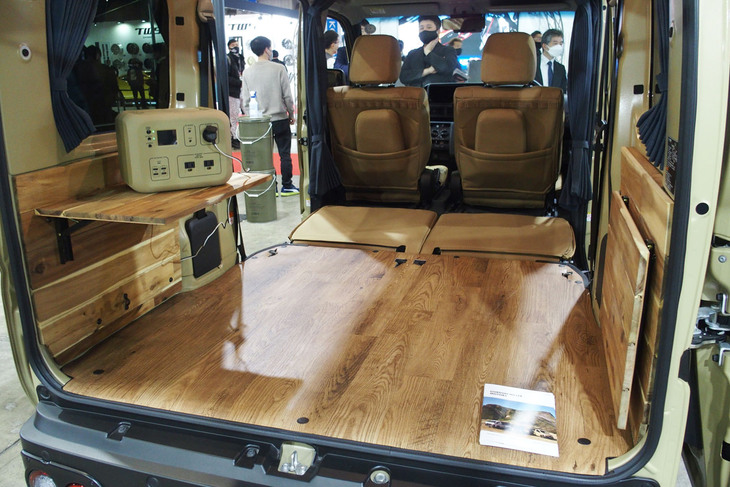 「GMLVAN S-01」の荷室。