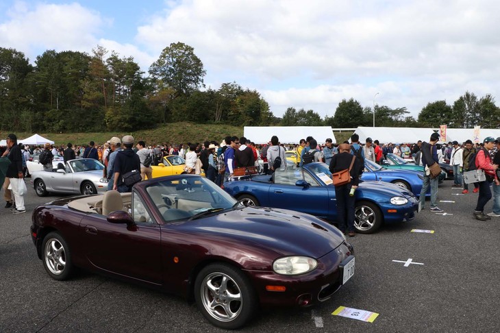 歴代の限定車が大集結する記念展示が実施された。展示車はすべて現オーナーの協力で行われた。わずか数台だったが、台風の影響で参加できなかったクルマがあったのは残念。それでもこれだけの限定車が一堂に会することは、里帰りイベントだからこそ。ここからは、そんな貴重な展示車の一部を抜粋して紹介したい。