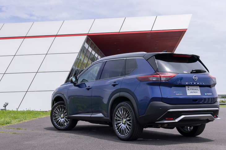 カタログモデルの3グレードに加え、個性の異なる特別仕様車やカスタマイズモデルが用意されるのも新型「エクストレイル」の特徴。「人とは違うクルマを……」という人は、ぜひ「エクストリーマーX」や「オーテック」（写真）も検討してみよう。（写真：郡大二郎）