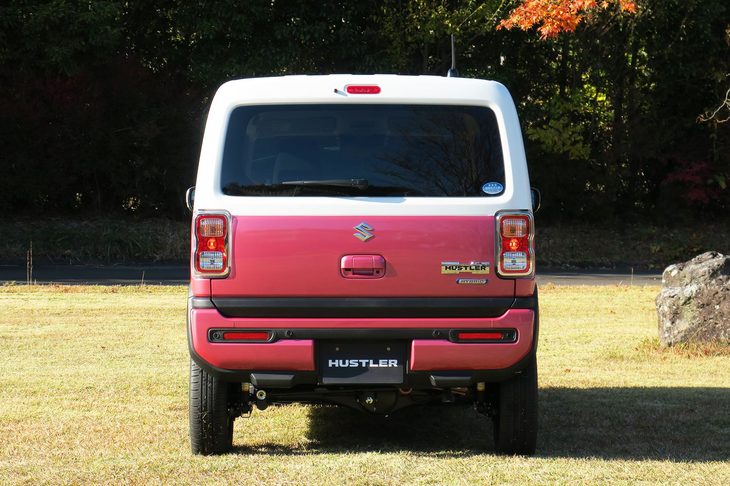 スズキ・ハスラー ハイブリッドXターボ（4WD）（リア）