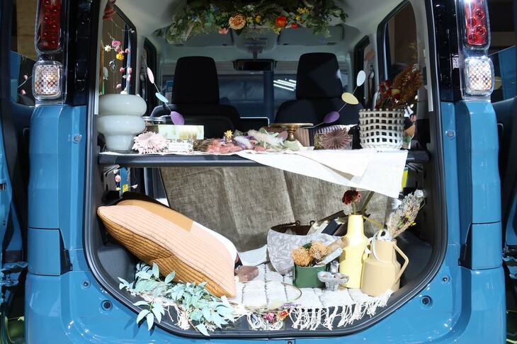 スズキ・スペーシア ベースXF カフェ仕様（ラゲッジルーム）