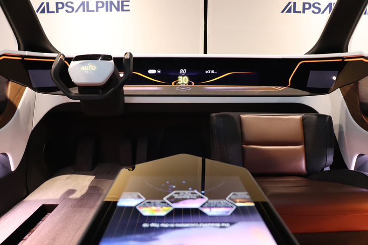 「デジタルキャビン」では、インストゥルメントパネル全体がディスプレイとなっている。