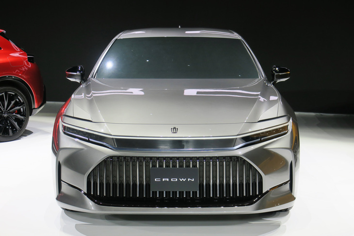 トヨタ・クラウン セダン（フロントマスク）