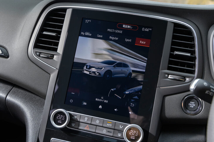 「4コントロール」の制御はドライブモードによって異なり、他のモードでは車速が60km/h未満で前・後輪の操舵が逆位相となるのに対し、「レース」モードでは、その車速が100km/h未満まで引き上げられる。