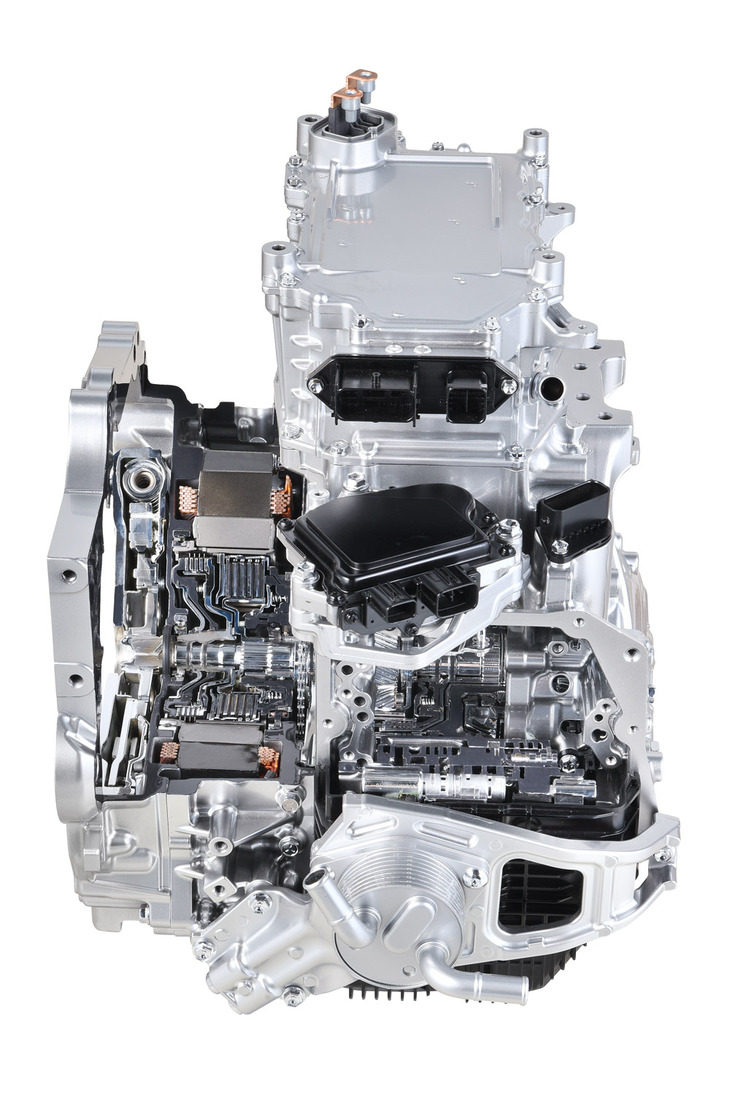 「1モーターハイブリッドトランスミッション」のカット模型。2つのクラッチを介して、エンジンとトランスミッションの間にモーターを搭載する構造となっている。