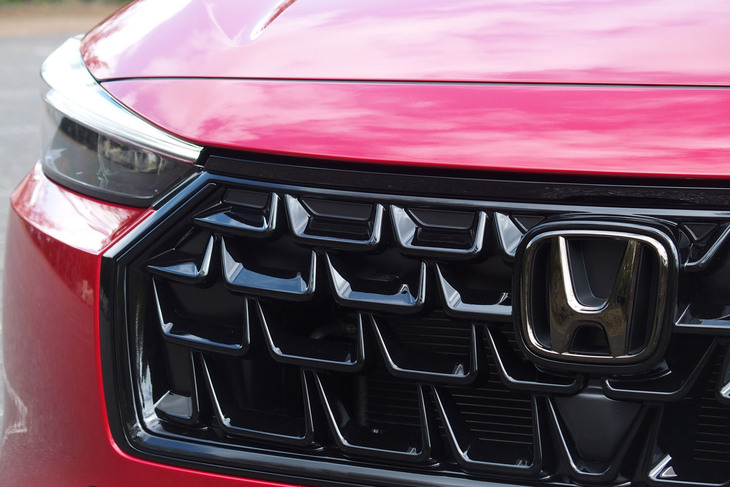 ホンダ・ヴェゼルe：HEV Z Sport Style（用品装着車／フロントグリル）