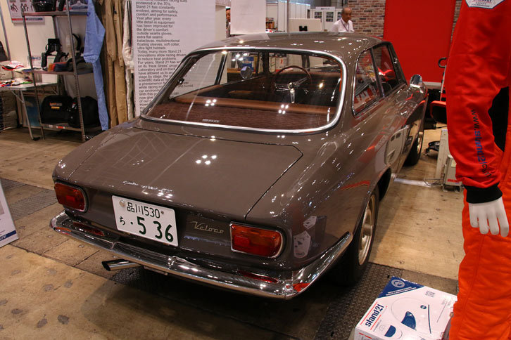 LE GARAGEのブースに展示された「アルファ・ロメオ ジュリアクーペ」。