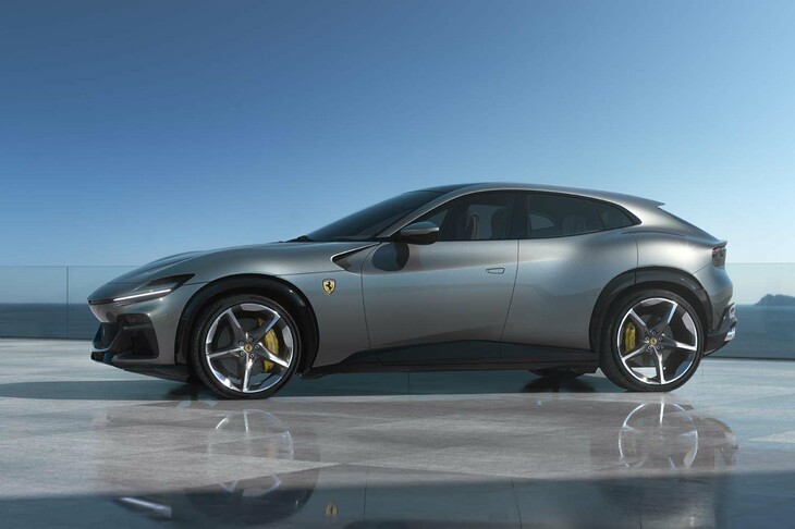 ボディーサイズは全長×全幅×全高＝4973×2028×1589mm。ホイールベースは3018mmとなっている。