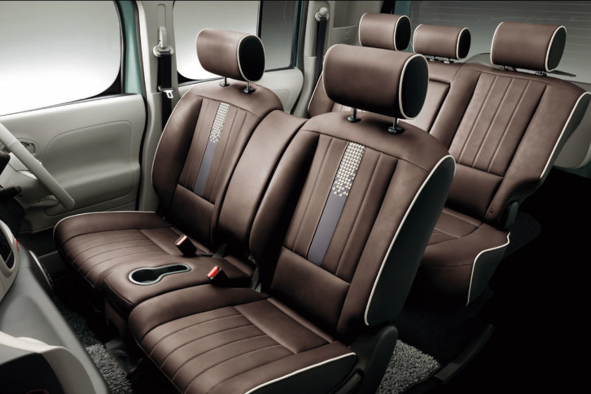 内外装ともに個性あふれる「日産キューブ」の特別仕様車登場