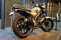 こちらは「ヤマハXSR125 ABS」の純正アクセサリー装着車。こうしたカスタマイズも、オートバイ趣味の楽しみのひとつだ。