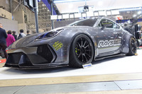 写真の「GR86」が装着しているのは、鍛造ワンピースホイールの「グラムライツ57NR」。カラーは写真の「グロスブラック」のほか「ダークブロンズ」も選べる。