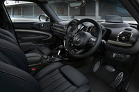 「ジョンクーパーワークス クラブマン エクスクルーシブスタイル」のインテリア。