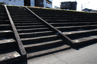 85年もの長きにわたって風雪に耐えてきたコンクリート製のグランドスタンド。ところどころに近年に施された補修の跡はあるものの、まだまだ寿命はあるように思えるが……。