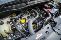 今日のルノー車ではおなじみのパワープラントとなっている、1.2リッター直4直噴ガソリンターボエンジン。118psの最高出力と205Nmの最大トルクを発生する。